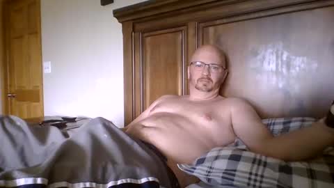 Snapshot of bueff chatting on 05.25.26 bueff online show from 05.25.26