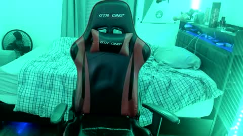 buffsexyman24 online show from 02.26.25