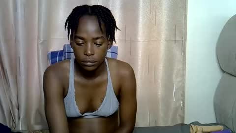 Snapshot of buffybaby_2 chatting on 01.17.26 buffybaby_2 online show from 01.17.26