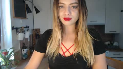 Snapshot of buffyextasy chatting on 10.21.25 Buffy online show from 10.21.25