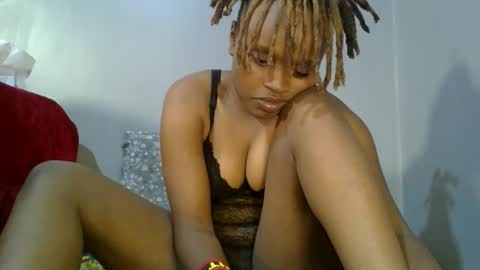 Snapshot of buga_baby chatting on 10.10.25 buga_baby online show from 10.10.25