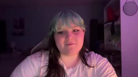 bumblebeebuzzer online show from 02.18.25