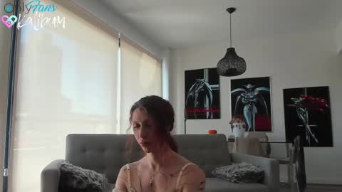 Snapshot of bumbum_kalibum chatting on 10.08.25 Ivan online show from 10.08.25