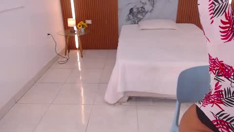 Rossi Hill online show from 03.12.26