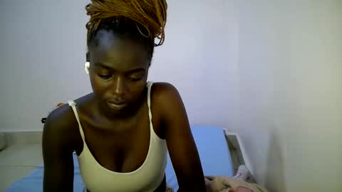 Snapshot of bunny_bliss1 chatting on 05.20.26 bunny_bliss1 online show from 05.20.26