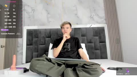 Snapshot of bunny_maxxi chatting on 12.11.24 bunny online show from 12.11.24