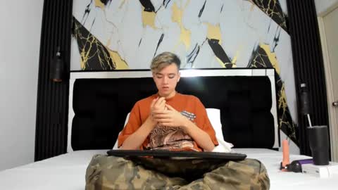 Snapshot of bunny_maxxi chatting on 12.12.24 bunny online show from 12.12.24
