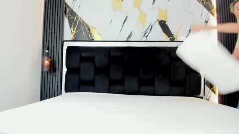 Snapshot of bunny_maxxi chatting on 03.08.25 bunny online show from 03.08.25