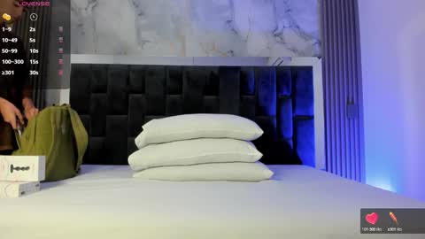 Snapshot of bunny_maxxi chatting on 10.17.25 bunny online show from 10.17.25