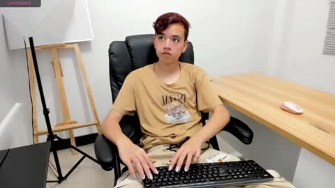 Snapshot of bunny_maxxi chatting on 10.30.25 bunny online show from 10.30.25