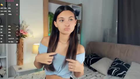 Snapshot of bunny_nova chatting on 10.04.25 Aria online show from 10.04.25