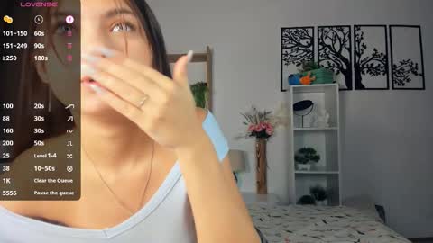 Snapshot of bunny_nova chatting on 10.16.25 Aria online show from 10.16.25