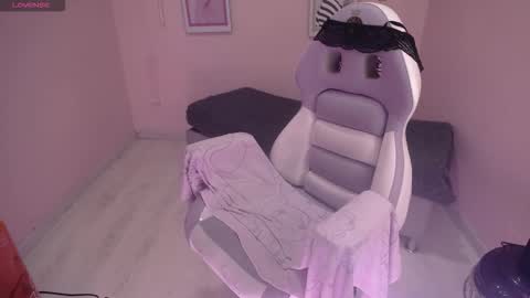 ... .          . ... online show from 11.10.25