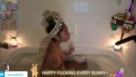 Tokki  bunny  online show from 10.18.25