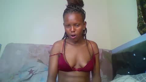 Snapshot of bunnydiva_ chatting on 11.17.25 bunnydiva_ online show from 11.17.25