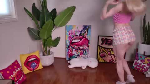 Snapshot of bunnydollstella chatting on 07.23.26 Stella online show from 07.23.26