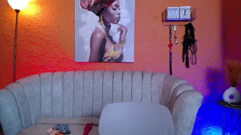 Snapshot of bunnyleahxxx chatting on 10.31.25 ANASTASIA online show from 10.31.25