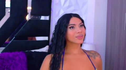 Snapshot of bunnynicolle chatting on 12.27.24 ONLYFANS online show from 12.27.24