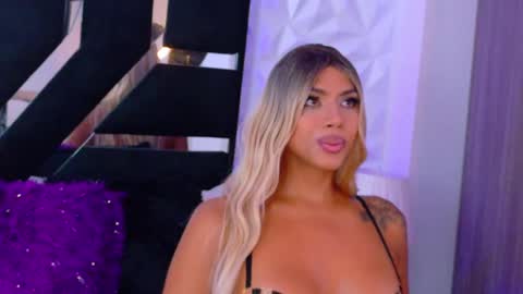 Snapshot of bunnynicolle chatting on 01.06.25 ONLYFANS online show from 01.06.25