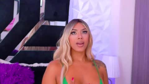 Snapshot of bunnynicolle chatting on 01.09.25 ONLYFANS online show from 01.09.25