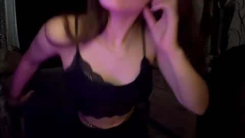 Snapshot of bunnytrussel chatting on 06.20.26 Bella online show from 06.20.26