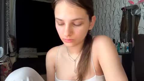 Snapshot of bunnytrussel chatting on 06.23.26 Bella online show from 06.23.26