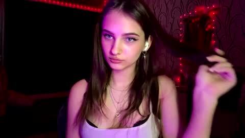 Snapshot of bunnytrussel chatting on 06.28.26 Bella online show from 06.28.26