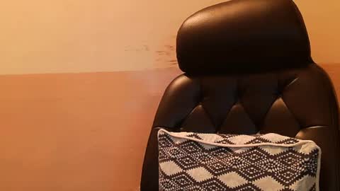 Hairy Arabian online show from 12.31.24