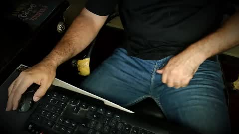 Hairy Arabian online show from 10.27.25