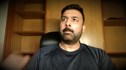 Hairy Arabian online show from 11.03.25