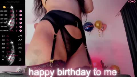Snapshot of bush_woman chatting on 05.14.26 Larisa online show from 05.14.26