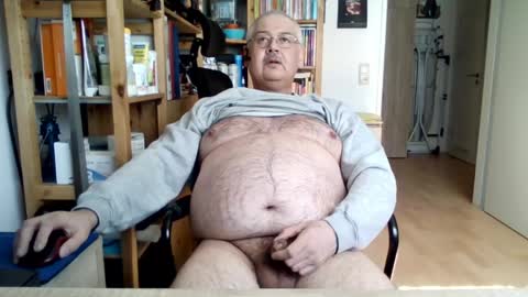 Snapshot of busibaer666 chatting on 04.01.26 busi online show from 04.01.26