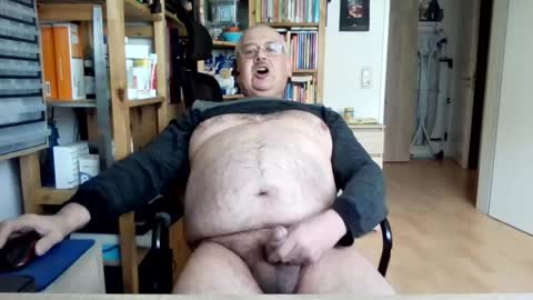 Snapshot of busibaer666 chatting on 04.14.26 busi online show from 04.14.26