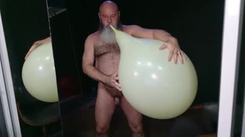 Snapshot of busterballoonguy chatting on 12.02.25 Daddy-B online show from 12.02.25
