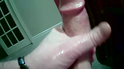 Snapshot of busterpoindexter9999 chatting on 12.18.25 busterpoindexter9999 online show from 12.18.25