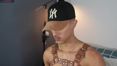 Snapshot of busterspinter chatting on 10.11.25 Buster independent model online show from 10.11.25