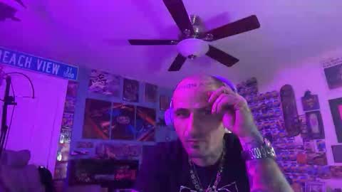 bustnutztaklenapz online show from 11.04.25