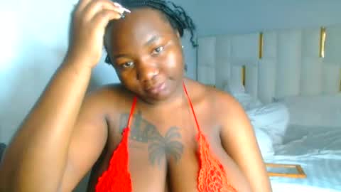 Snapshot of busty_mellons69 chatting on 10.28.25 busty_mellons69 online show from 10.28.25