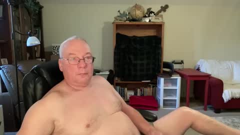 bustyballs100 online show from 11.17.25