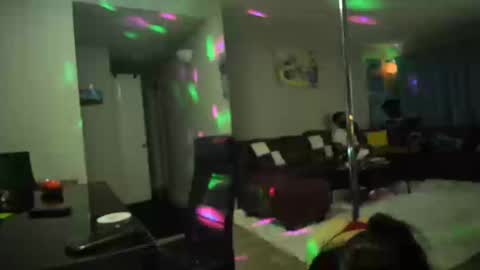 butter_pecanxoxo online show from 10.14.25