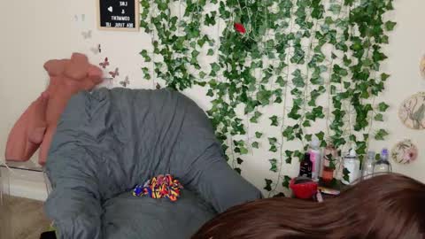 Snapshot of butterflybootyy chatting on 11.04.25 butterfly booty online show from 11.04.25