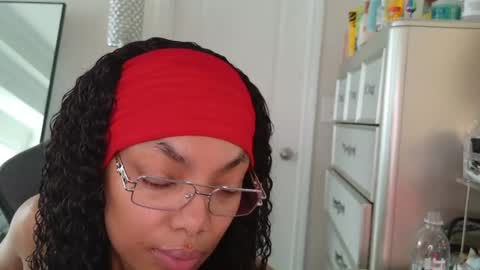 Snapshot of butterflybootyy chatting on 04.24.26 butterfly booty online show from 04.24.26