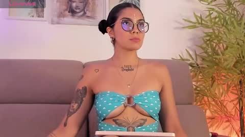 butterflyy1 online show from 12.04.24