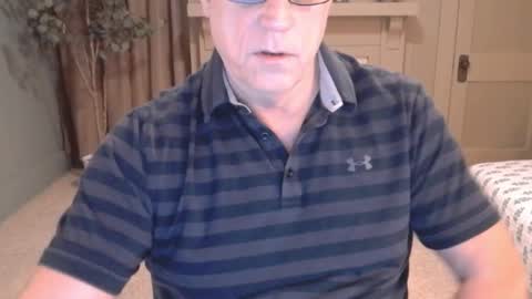 Snapshot of buttnakedfun954737 chatting on 01.11.25 Miles online show from 01.11.25