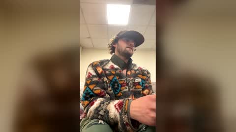 Snapshot of bvvroyce chatting on 02.15.26 dustin online show from 02.15.26