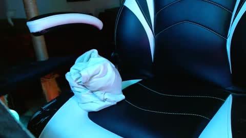 bwall1425 online show from 12.23.24