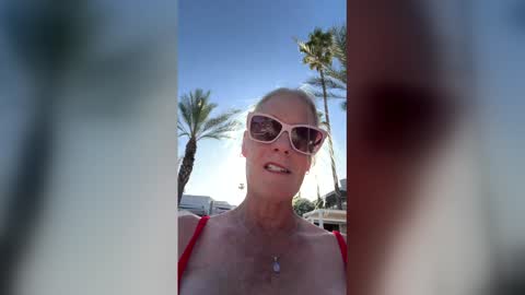 Bee and John online show from 04.21.26