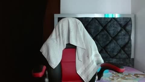 Snapshot of by_naughty chatting on 01.04.25 by_naughty online show from 01.04.25