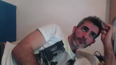 Snapshot of c0llinfarrell chatting on 12.11.24 Collin Farrel online show from 12.11.24