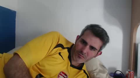 Snapshot of c0llinfarrell chatting on 12.21.24 Collin Farrel online show from 12.21.24